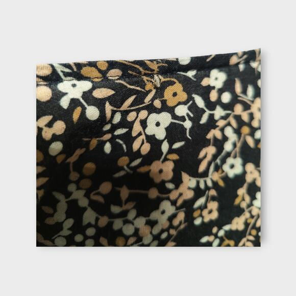 Womens Free People Deep V Front Tie Sash Black Flowered Romper Size XS - Picture 7 of 9